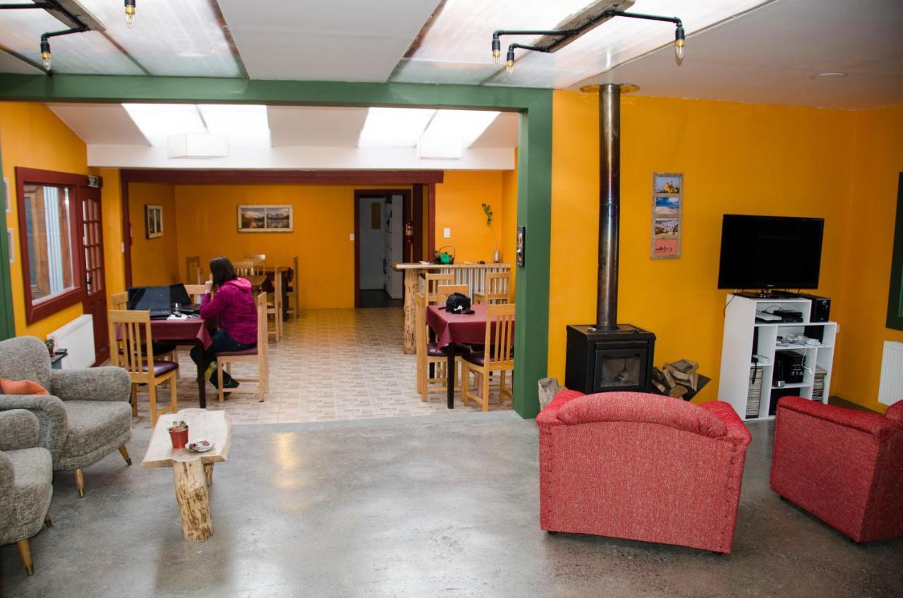 El Patagonico Hostel بويرتو ناتالز المظهر الخارجي الصورة